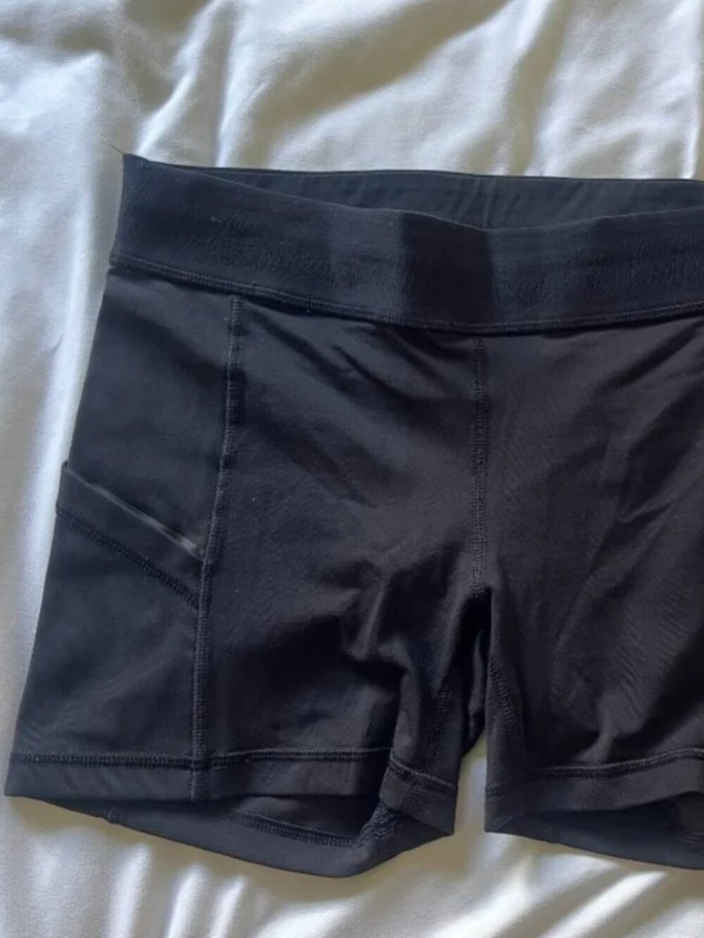 lululemon bike shorts with pocket